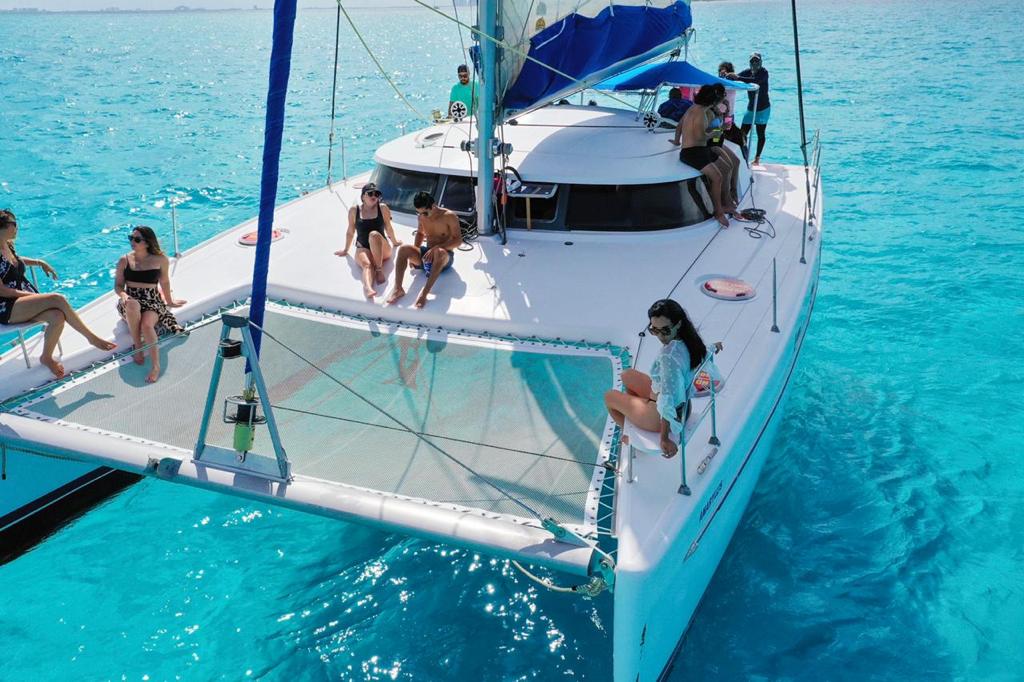 catamaran tours cancun isla mujeres