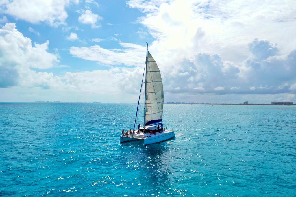 isla mujeres catamaran 4